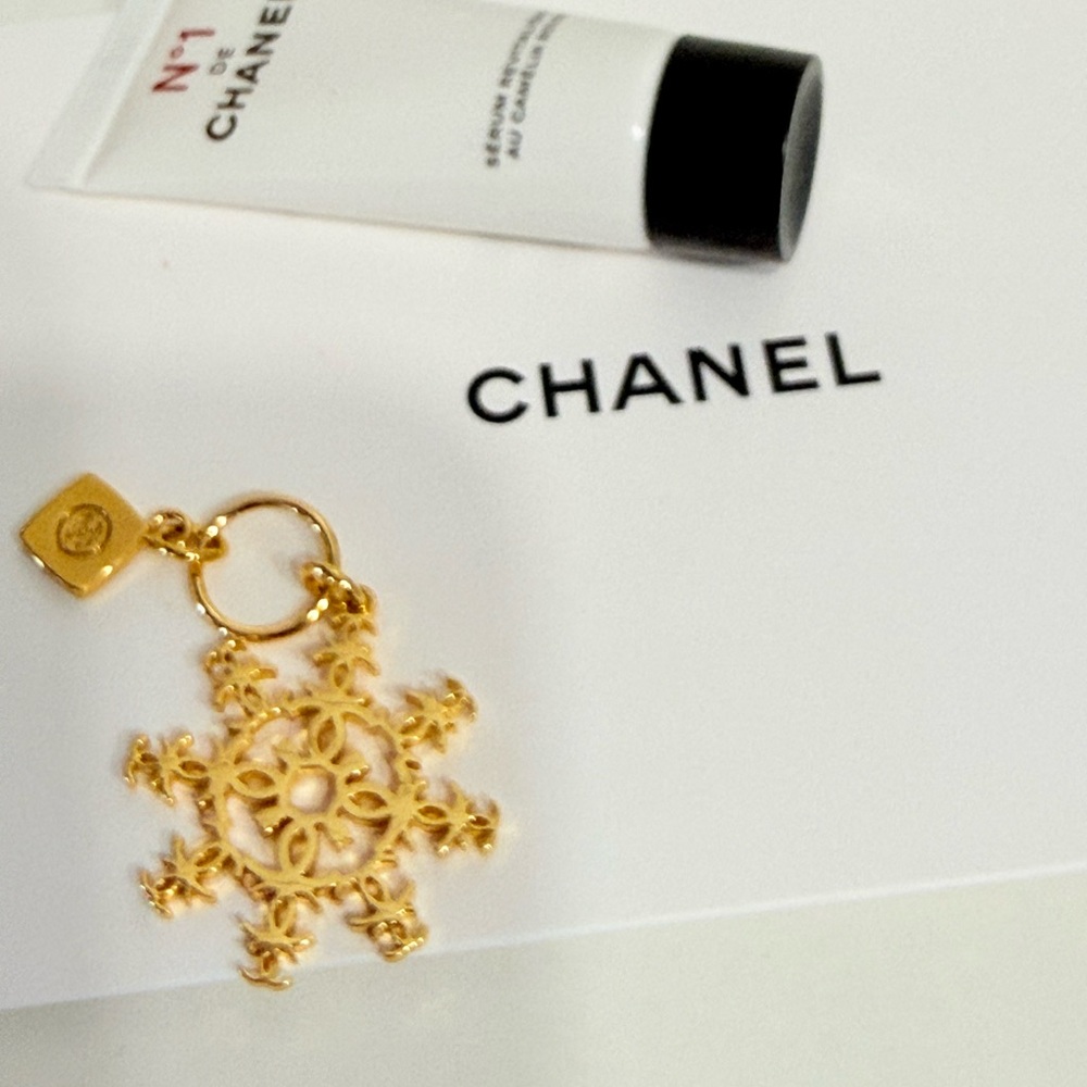 Chanel Serum and Keychain - Picture 5 of 9